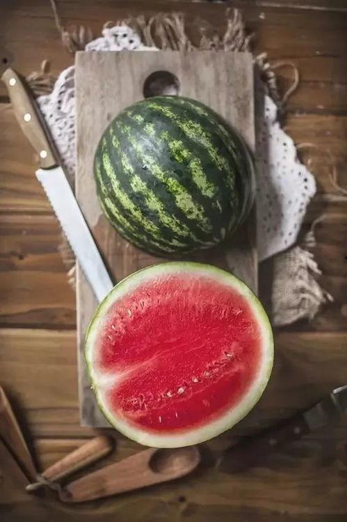 吃瓜能变胖吗,吃瓜也能变胖？揭秘日常零食的热量陷阱